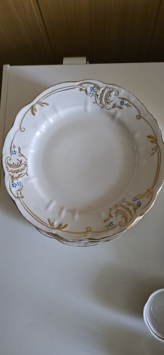 Продам столовые сервиз на 6 персон