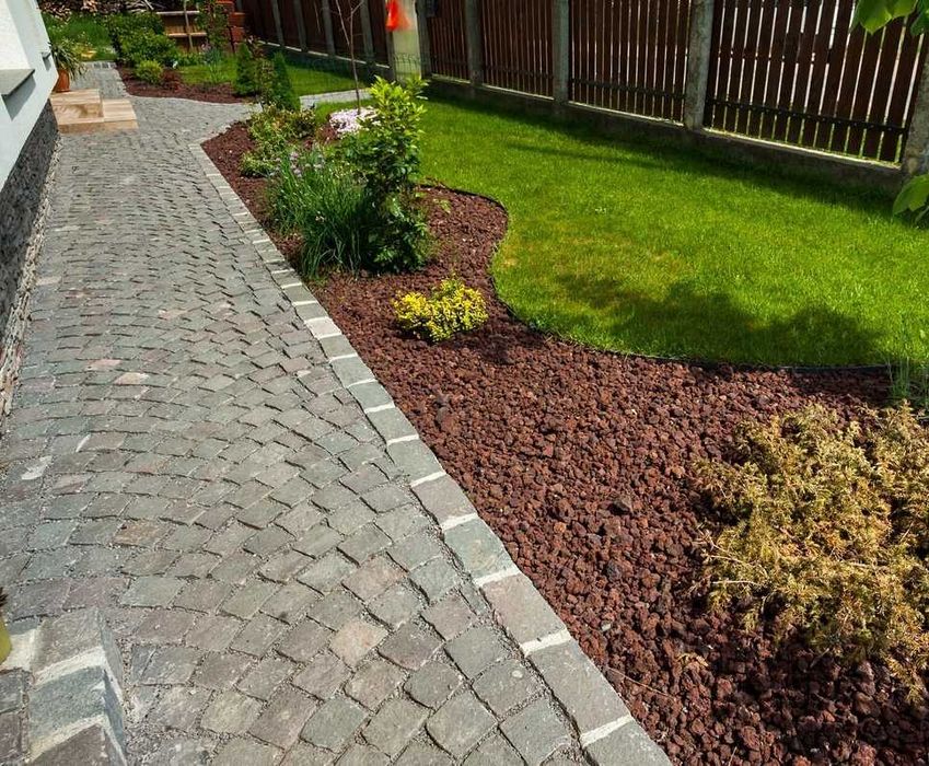 Piatra Cubică de Bazalt – Finisaj Profesional pentru Exterior