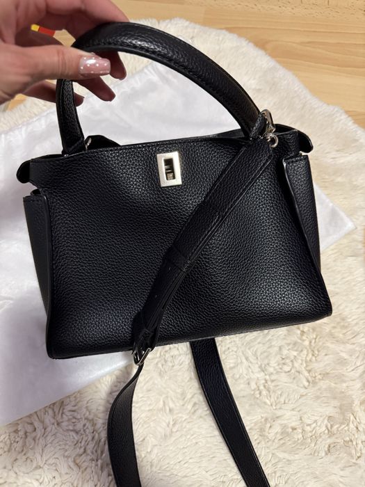 дамска чанта Guess