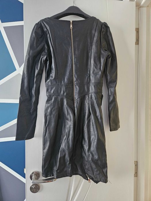 Чисто нови рокли XS