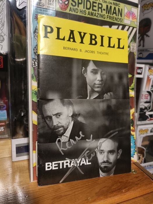 Автограф Чарли кокса