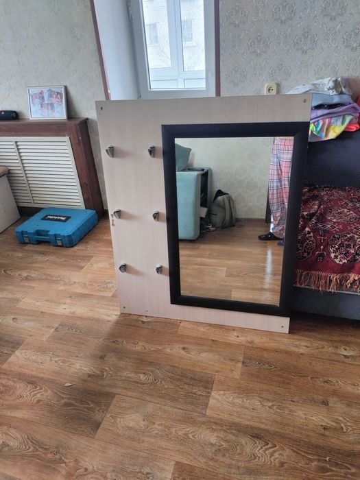 Туалетный столик с зеркалом 18000