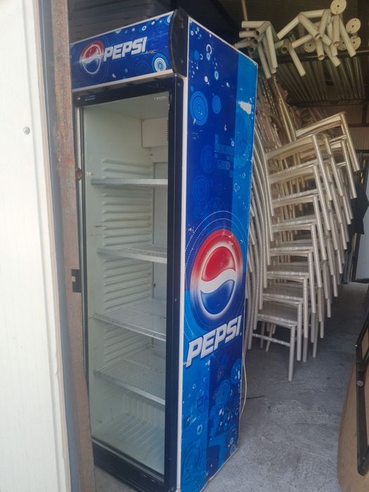 Inchiriem vitrine frigorifice verticale, și lada frigorifica pentru ev