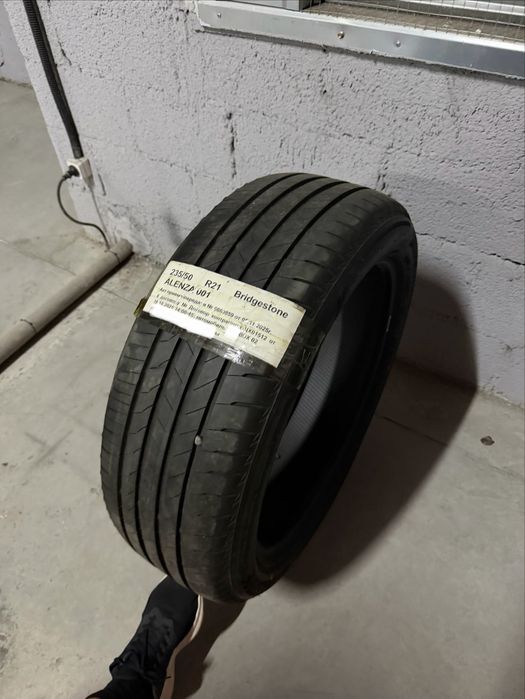Шины 235/50/21 в хоршом состояние