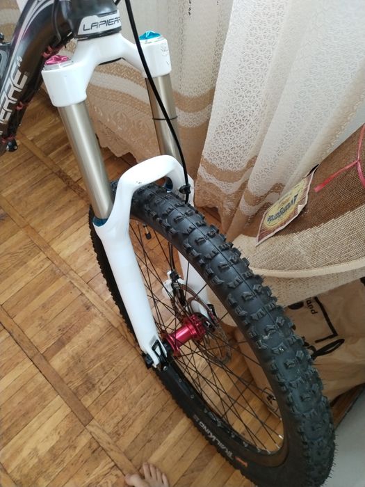 Bicicleta Lapierre Spicy 316 anul 2011 de enduro full suspension