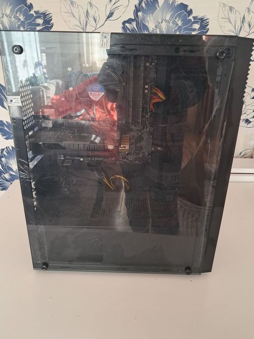 Pc gaming in stare buna+tastatura+casti