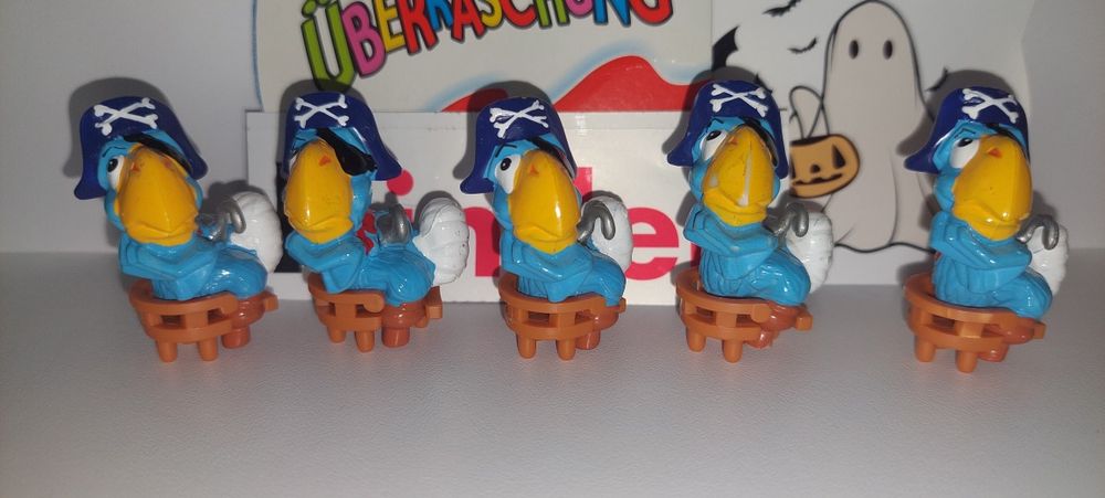 Jucarii kinder la buc