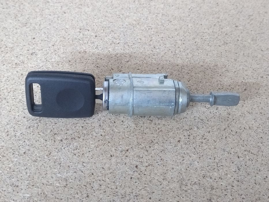 Замок двери а6с5