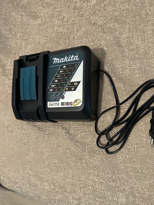 Зарядно за Makita 18V