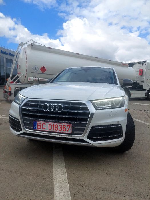 Vând Audi Q5,  2020,2l ,benzină!