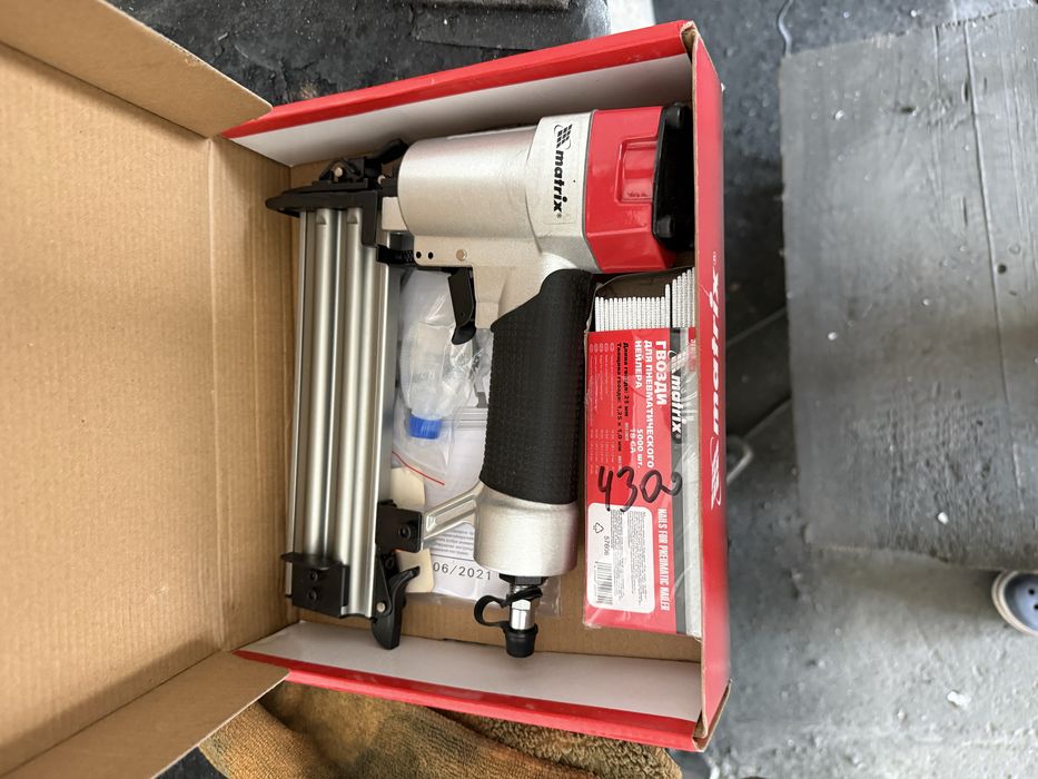 Продам нейлер пневмотический и краскапульт