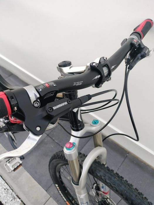 Bicicleta Specialized full suspension