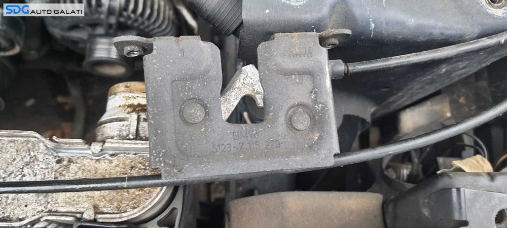 Broasca Incuietoare Stanga Capota Motor BMW Seria 5 E60 E61 2003 - 2010 Cod 7115229 51237115229 [C1276]