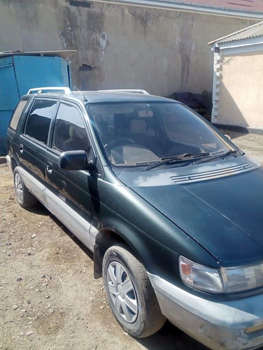 Мицубиши Чариот 1994