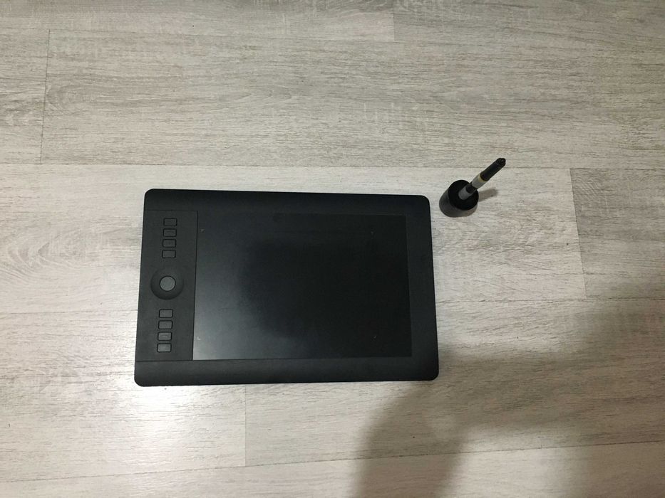 Графичен таблет Wacom Intuos Pro medium