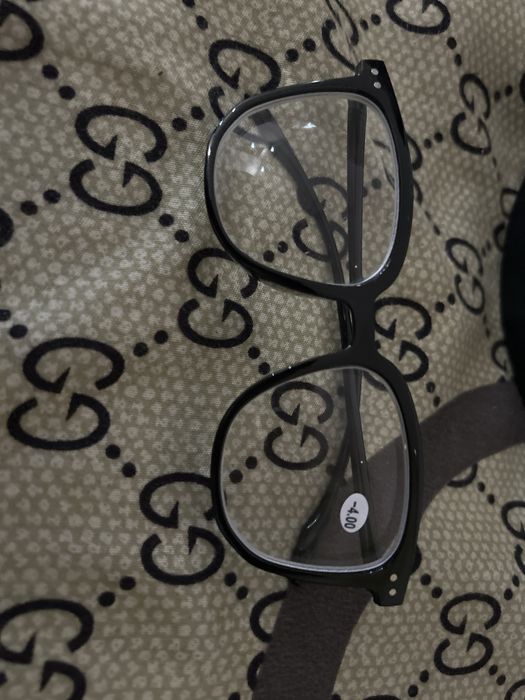 Очки сатам минус 4