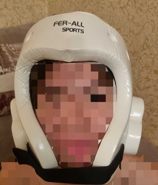 Кимоно и шлем для Каратэ