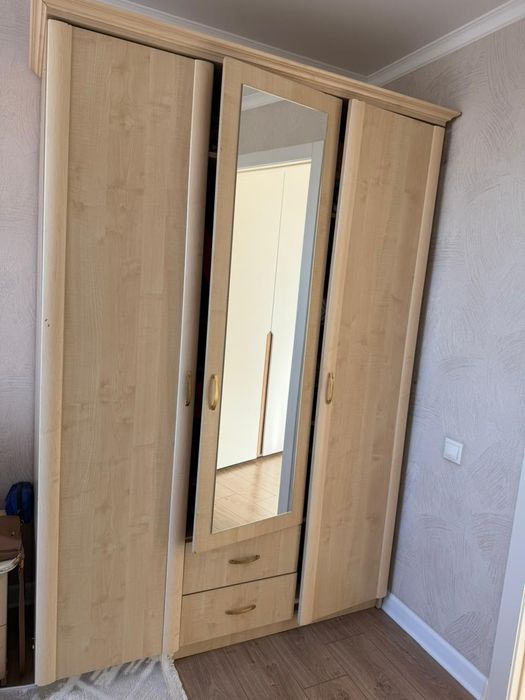 Продам шифоньер и все остальное