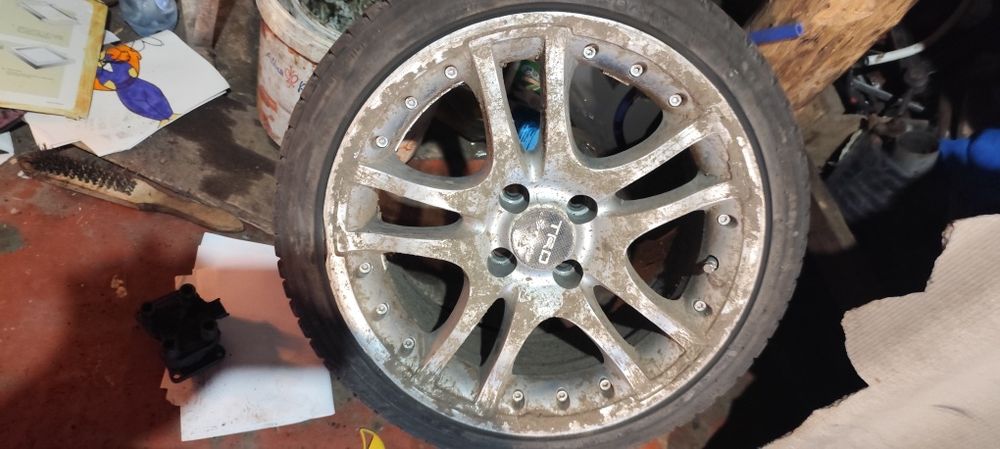 Продам диски с резиной