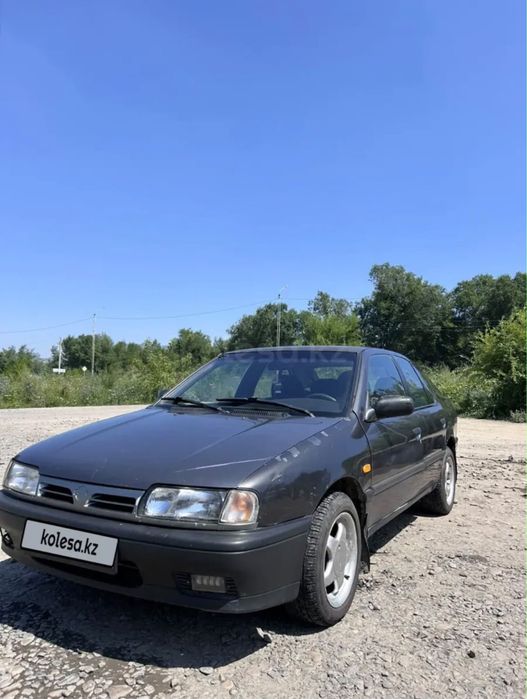 Продам Nissan Premier