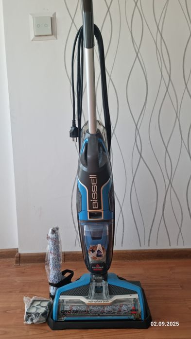 Aspirator vertical multifuncțional Bissell CrossWave 3-in-1