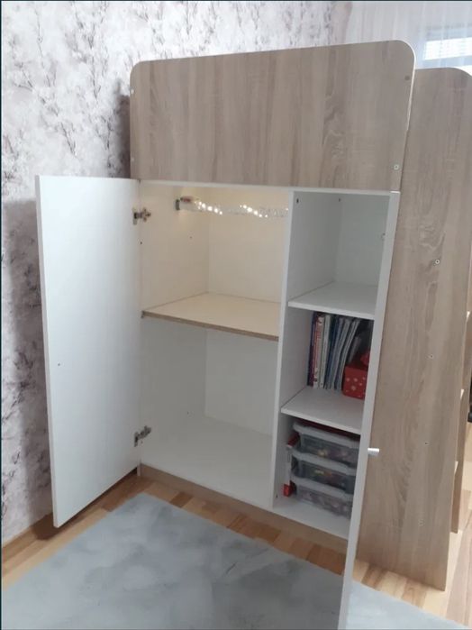 Двуетажно легло с бюро и матрак