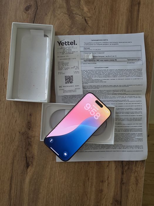 КАТО НОВ Продавам IPhone 16 pro 256GB, Gold