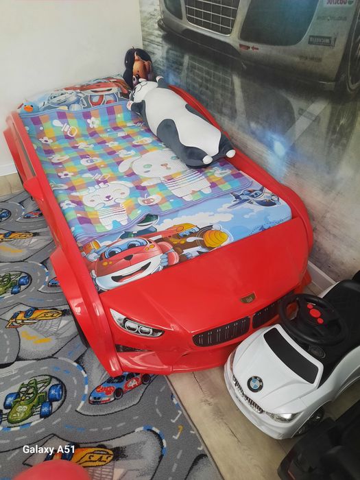 Продам кровать машину