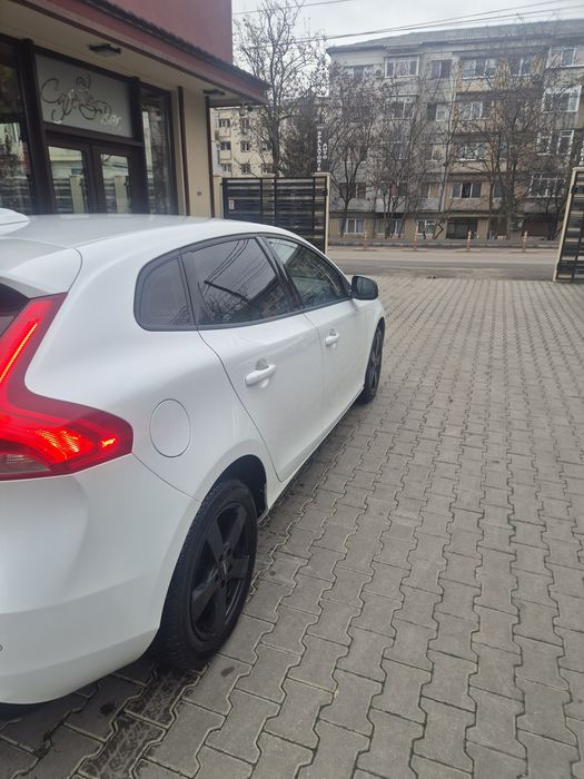 VOLVO V40 2015 — imagine 2