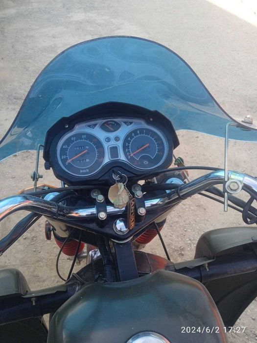 Motosikl eldosh sotiladi