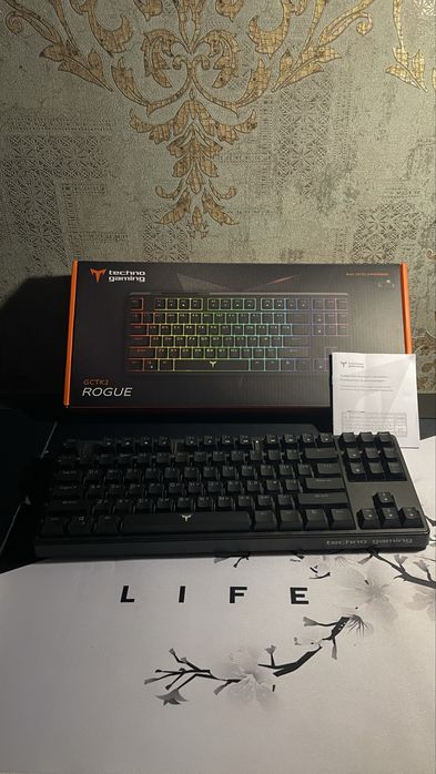 «Клавиатура / мышь / наушники + бонусы»