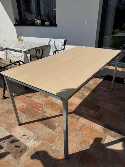 Mese de diferite dimensiuni