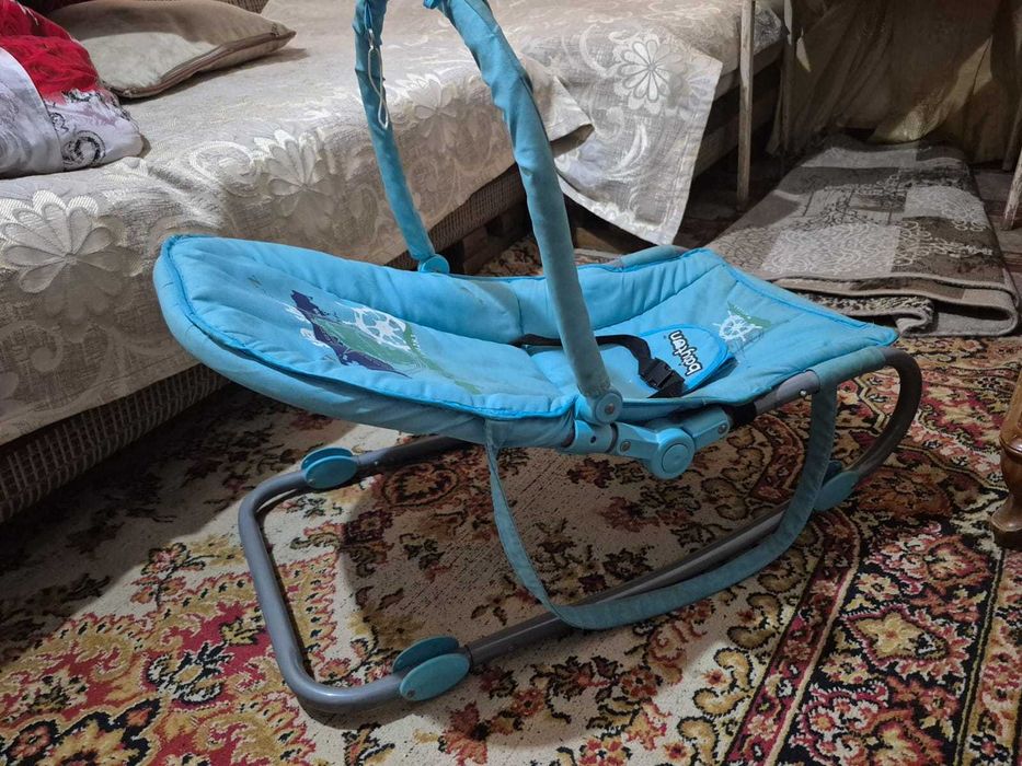 Продам шезлонг-качалку