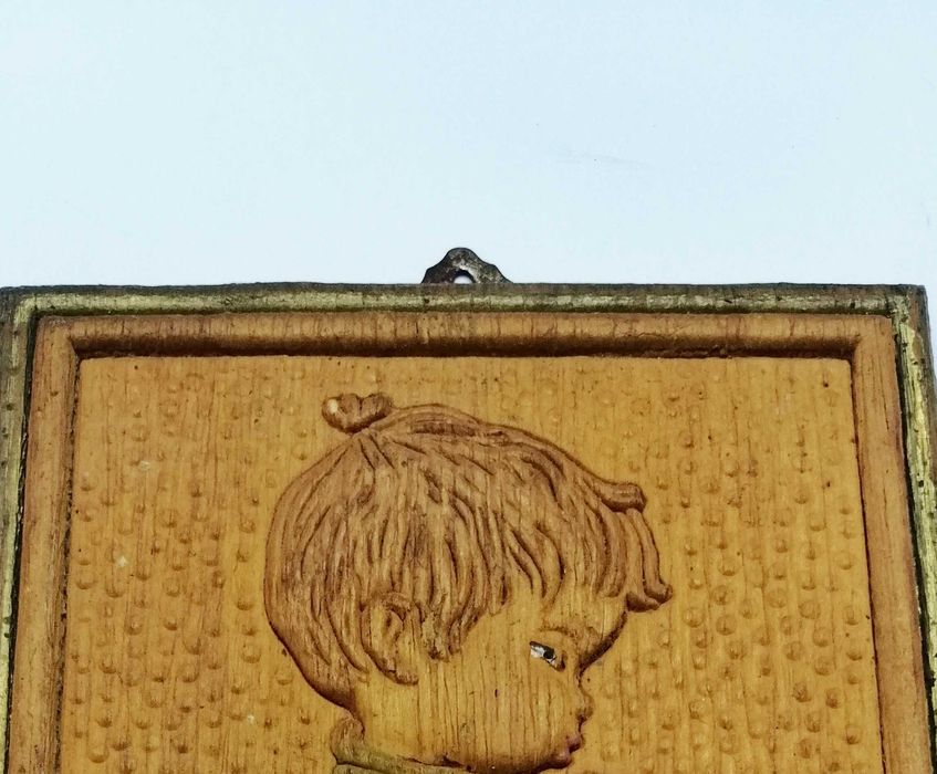 Стара Дървена Картина за Стена - Момче - Дърворезба