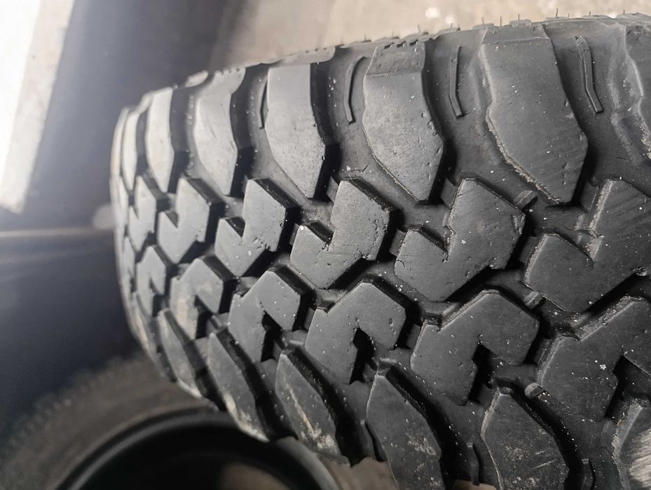 Продам б/у резину 225/75R16