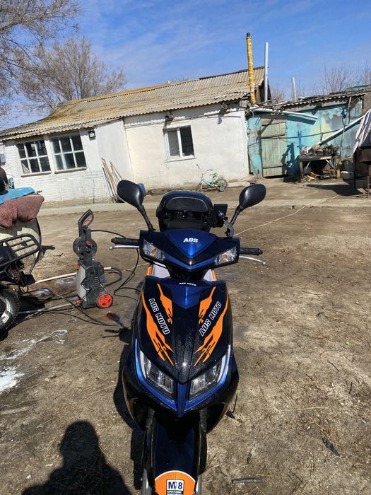 Продам скутер м8 в отличном состоние