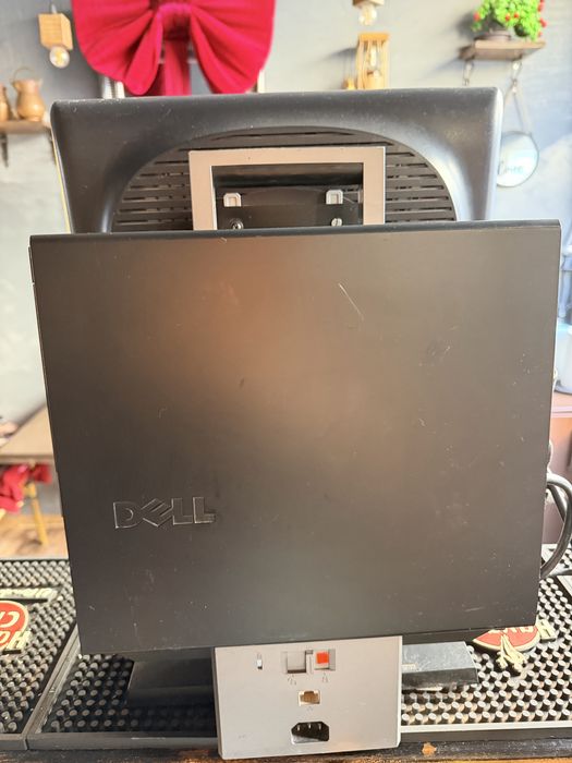 Vand pc pos horeca perfect functional , monitorul este touch screen