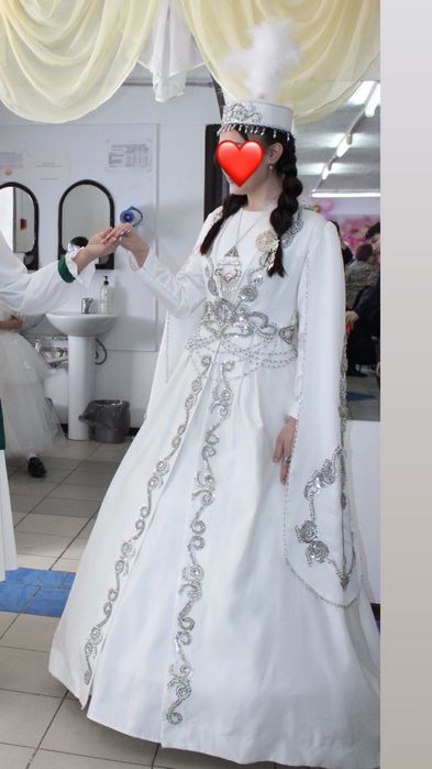 Ұзату көйлек сатамын, сәукелесімен