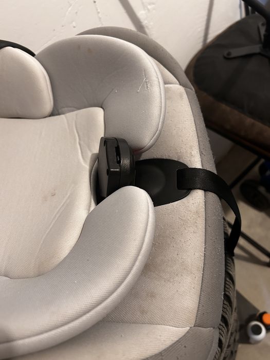 Scaun auto copii uGrow 0–12 ani, rotație 360°, ISOFIX – ECE R44/04