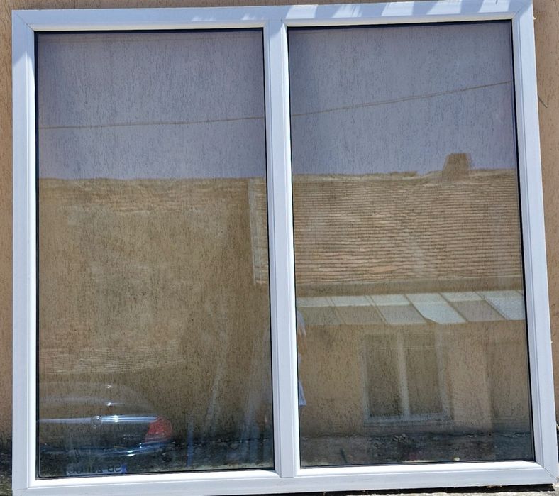 Vând două uși termopan și un geam termopan