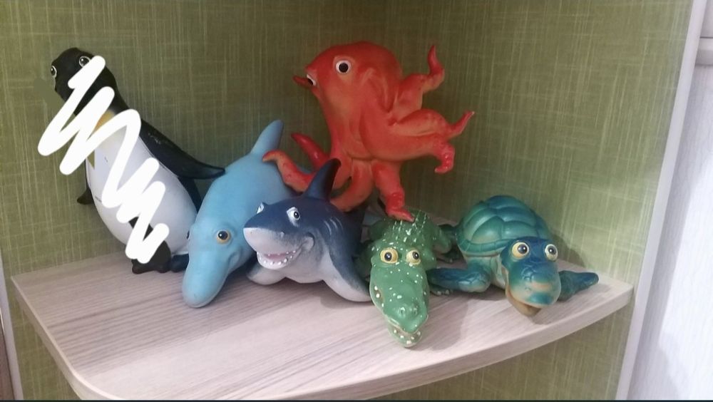 Резиновые фигуры животных