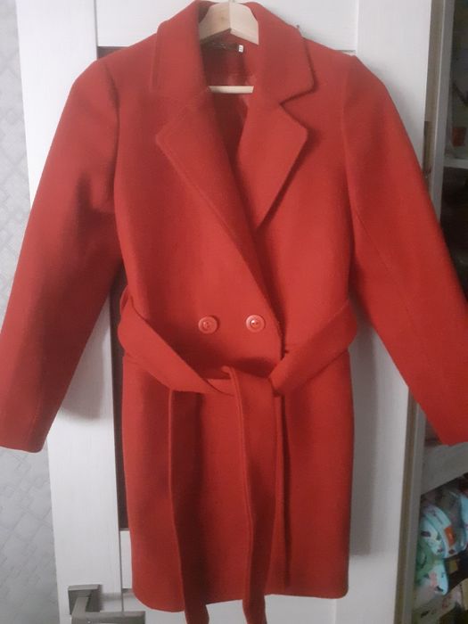 Продается пальто женская