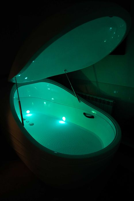 Pod relaxare si deprivare senzoriala in apa cu sare Epsom