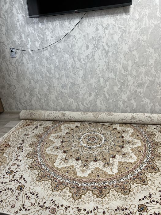 Продам ковер в зал