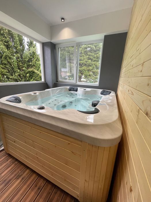 Чисто Ново Джакузи директно от завода производител с 2г гаранция