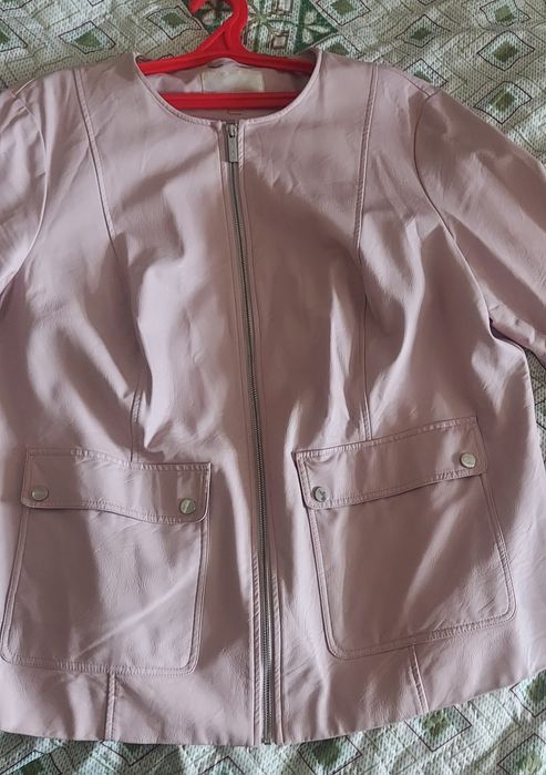 Продам вещи(куртку, платье)