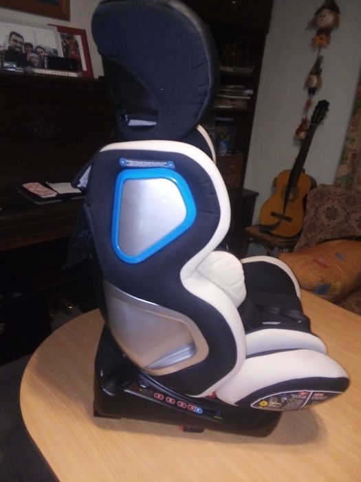 Детско столче за автомобил  Изо фикс