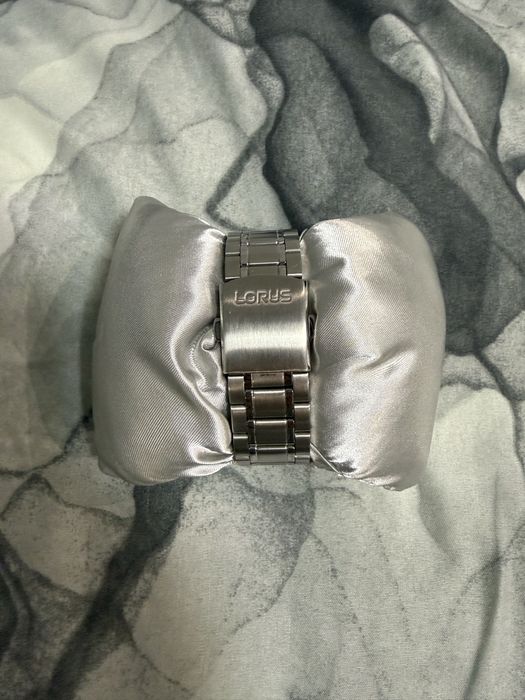 Мъжки часовник Lorus "КАТО НОВ"