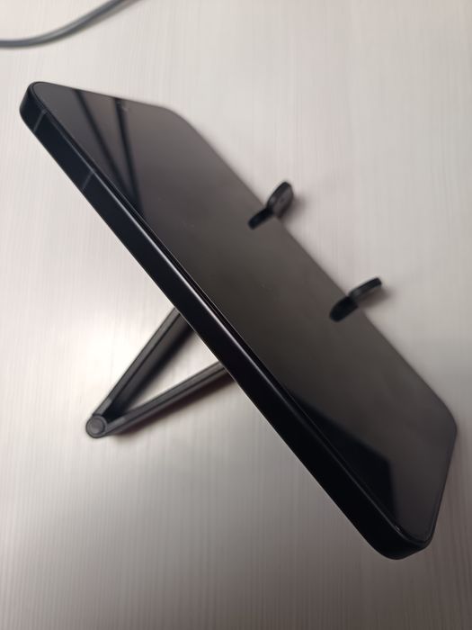 Продам смартфон vivo X200 FE