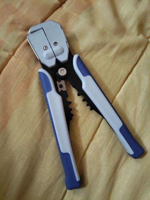 Clește de sertizare universal